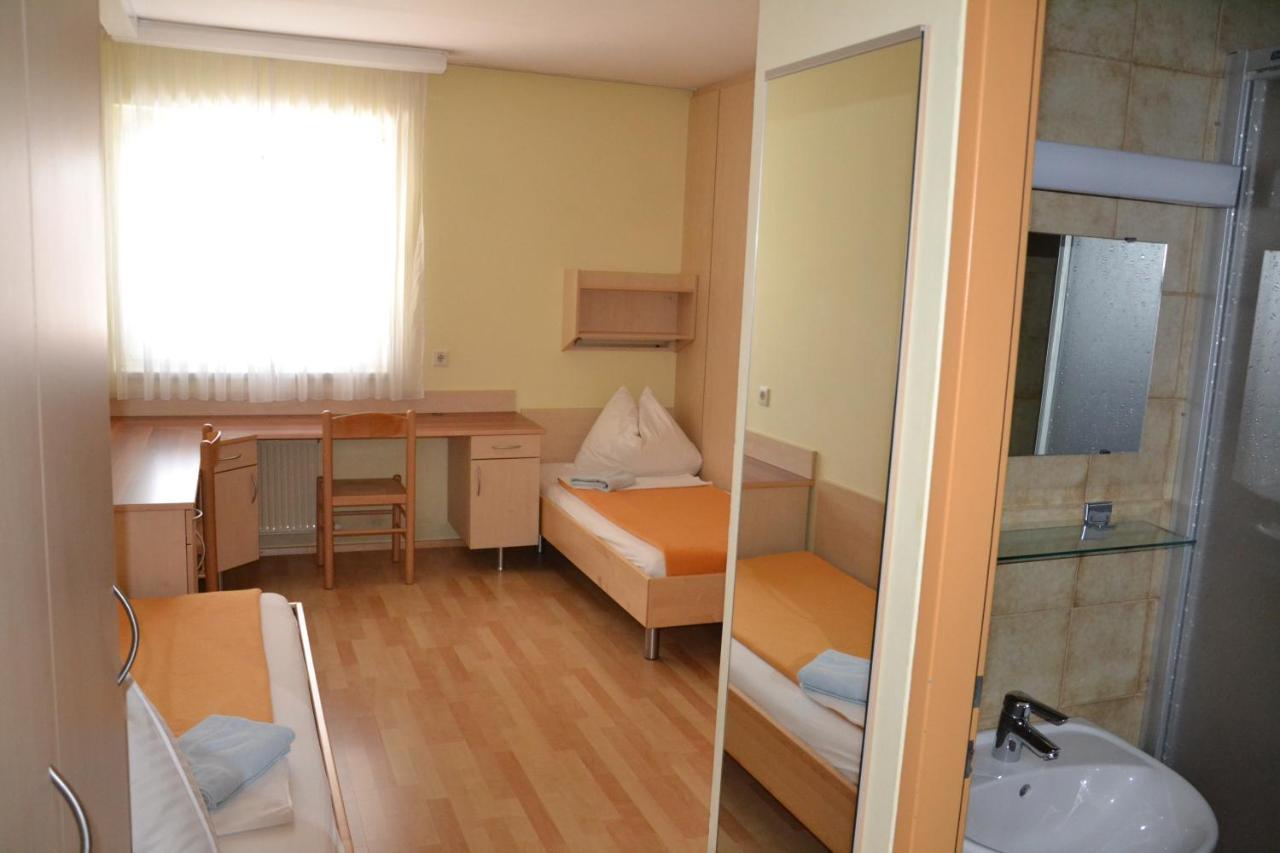 Mladinski Dom - Hostel Klagenfurt am Woerthersee Kültér fotó